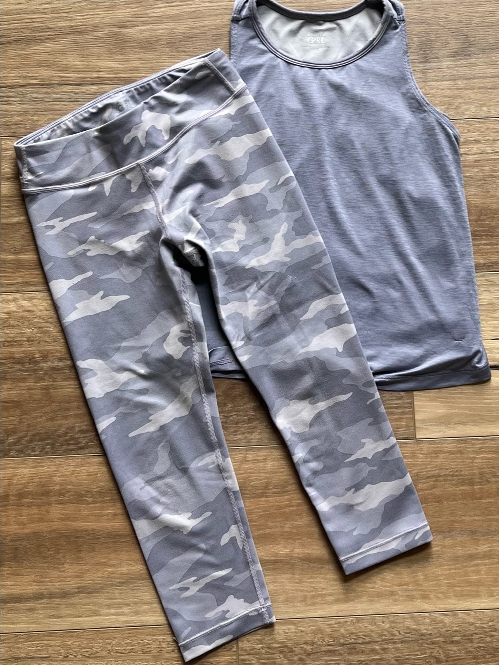 Athleta Girl Gray Camo Tank and Capri Leggings, girls Medium 8-10